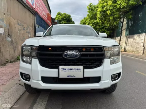 Ford Ranger XLS 2.0L 4x2 AT 2023 - Xe chạy chuẩn 6v, nguyên bản tuyệt đối