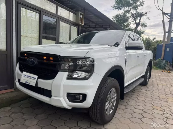 Ford Ranger XLS 2.0L 4x2 AT 2023 - Xe chạy chuẩn 6v, nguyên bản tuyệt đối