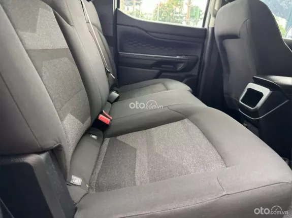 Ford Ranger XLS 2.0L 4x2 AT 2023 - Xe chạy chuẩn 6v, nguyên bản tuyệt đối