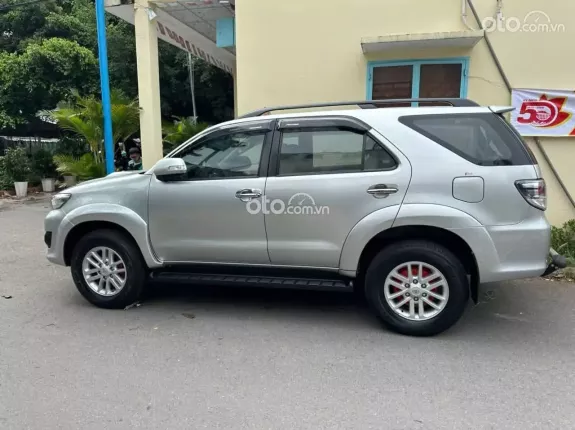 Toyota Fortuner 2.5G 4x2 MT 2013 - Máy dầu bền bỉ, tiết kiệm nhiên liệu, giữ giá tốt