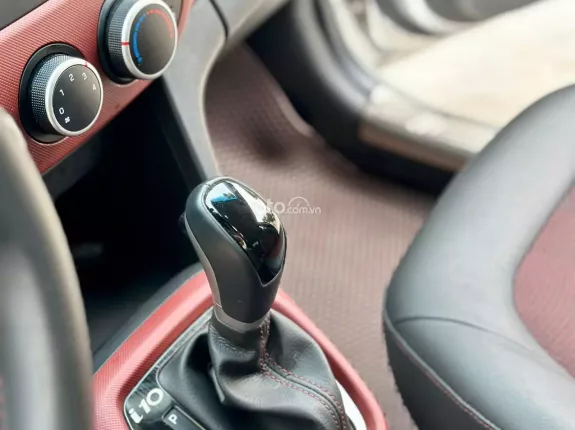 Hyundai Grand i10 Hatchback 1.2 AT 2020 - Một chủ từ mới chuẩn km đi