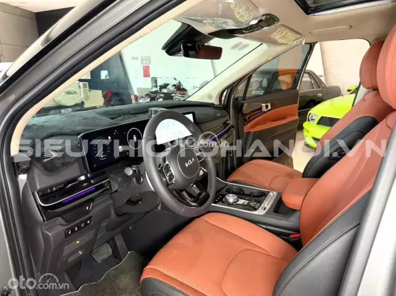Kia Carnival 2.2D Signature 2025 - Tiết kiệm vài trăm triệu và lên nhiều phụ kiện