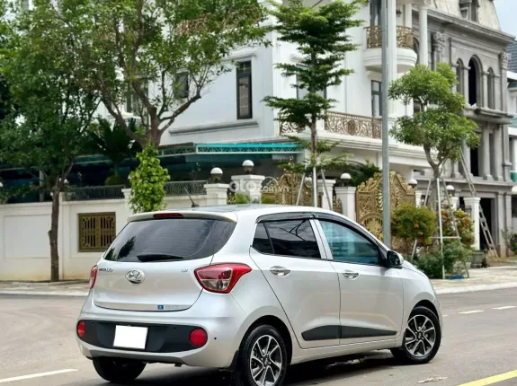 Hyundai Grand i10 Hatchback 1.2 AT 2020 - Một chủ từ mới chuẩn km đi