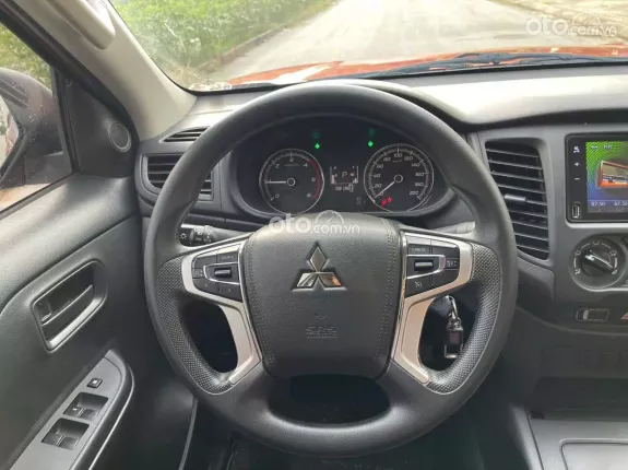 Mitsubishi Triton 4×2 AT MIVEC 2022 - Xe đẹp bảo dưỡng đầy đủ