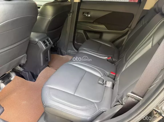 Mitsubishi Outlander 2.0 CVT 2021 - Giao xe toàn quốc, bao check test mọi nơi