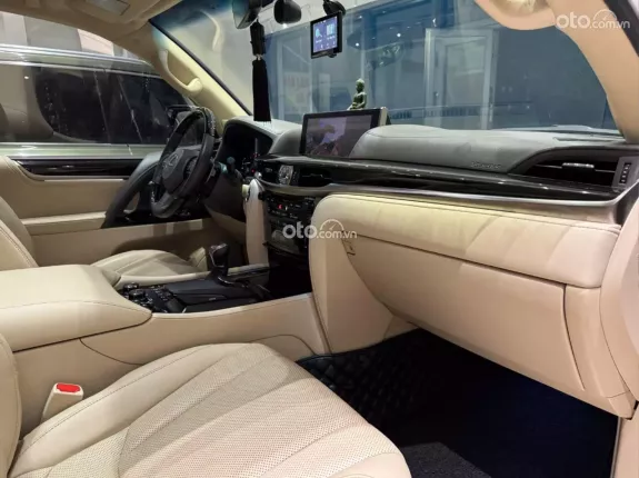Lexus LX 570 2018 - Trắng - Mua một đời chủ