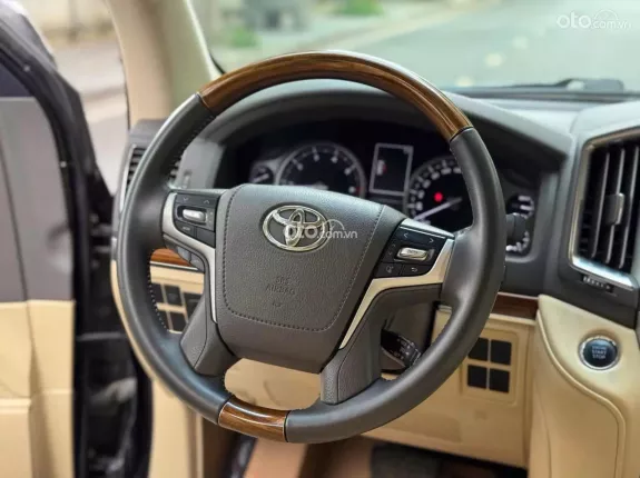 Toyota Land Cruiser 2015 - Bảo dưỡng đầy đủ tại Toyota