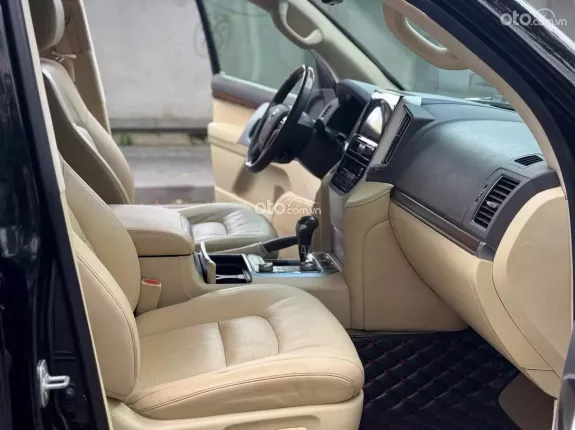 Toyota Land Cruiser 2015 - Bảo dưỡng đầy đủ tại Toyota