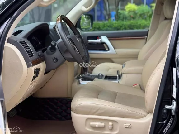 Toyota Land Cruiser 2015 - Bảo dưỡng đầy đủ tại Toyota