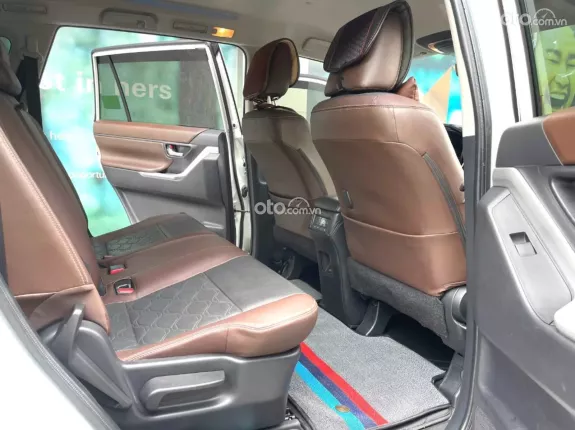 Toyota Innova Cross Xăng 2024 - Odo 5.6v Bh chính hãng