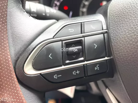 Toyota Innova Cross Xăng 2024 - Odo 5.6v Bh chính hãng