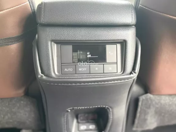 Toyota Innova Cross Xăng 2024 - Odo 5.6v Bh chính hãng