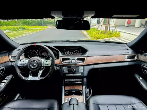 Mercedes-Benz E200 Sport 2015 - Ngoại hình AMG, nội thất sang trọng, giá cực tốt!
