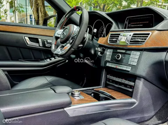 Mercedes-Benz E200 Sport 2015 - Ngoại hình AMG, nội thất sang trọng, giá cực tốt!