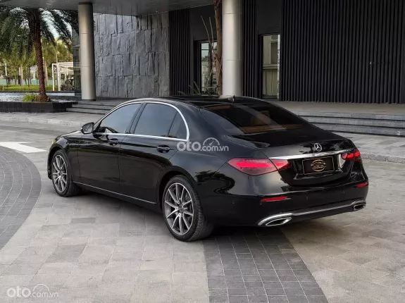 Mercedes-Benz E180 V1 2021 - Up full E300 nội thất nâu nappa siêu đẹp