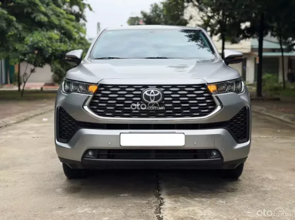 Toyota Innova Cross Xăng 2025 - Toyota Innova Cross 2.0V CVT 2025 Chạy 6 nghìn km như mới