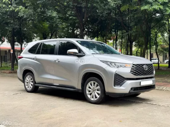 Toyota Innova Cross Xăng 2025 - Toyota Innova Cross 2.0V CVT 2025 Chạy 6 nghìn km như mới
