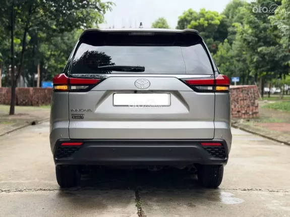 Toyota Innova Cross Xăng 2025 - Toyota Innova Cross 2.0V CVT 2025 Chạy 6 nghìn km như mới