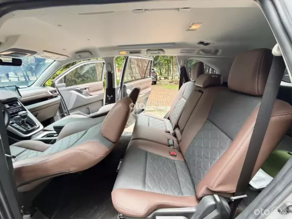 Toyota Innova Cross Xăng 2025 - Toyota Innova Cross 2.0V CVT 2025 Chạy 6 nghìn km như mới