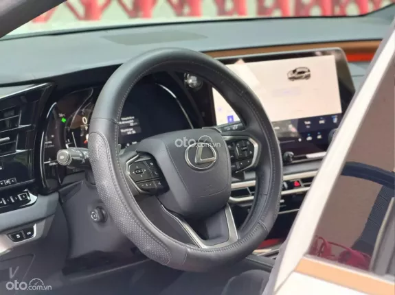 Lexus RX 350 Luxury 2025 - Xe trắng nội thất nâu, giá cực tốt