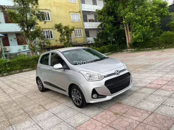 Hyundai Grand i10 Hatchback 1.2 AT 2018 - Chính chủ siêu đẹp