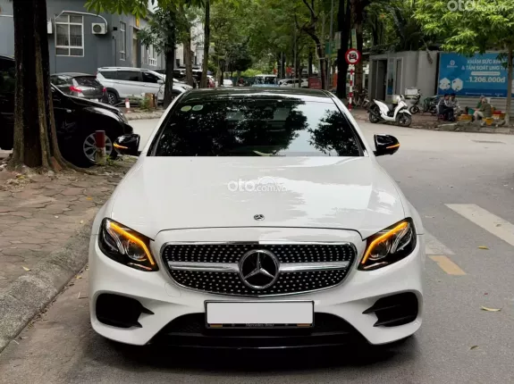 Mercedes-Benz E300 AMG 2020 - E300 AMG 2020