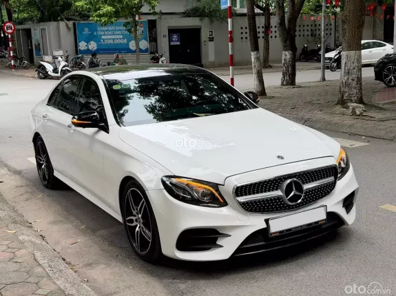 Mercedes-Benz E300 AMG 2020 - E300 AMG 2020