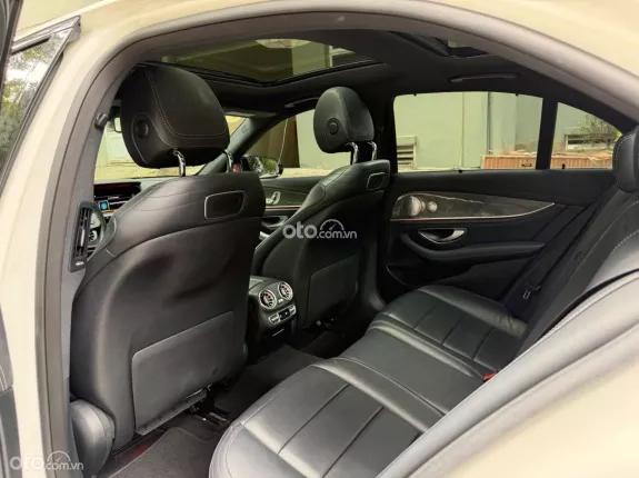 Mercedes-Benz E300 AMG 2020 - E300 AMG 2020