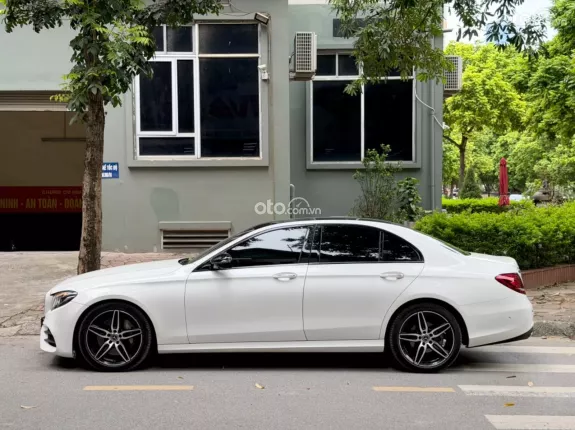 Mercedes-Benz E300 AMG 2020 - E300 AMG 2020