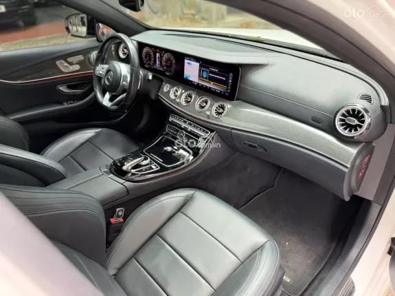 Mercedes-Benz E300 AMG 2020 - E300 AMG 2020