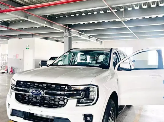 Ford Everest Ambiente 2.0 AT 4x2 2025 - THU MUA XE FORD EVEREST GIÁ TỐT