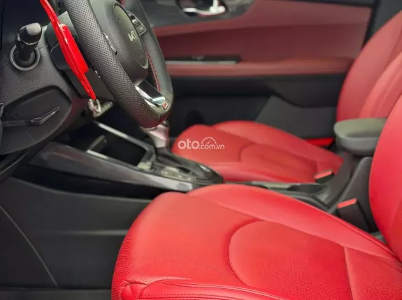 Kia Cerato 2.0 AT Premium 2021 - Bản full option hiếm gặp, chủ cũ đầu tư hàng trăm triệu