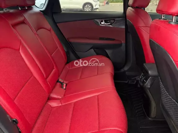 Kia Cerato 2.0 AT Premium 2021 - Bản full option hiếm gặp, chủ cũ đầu tư hàng trăm triệu