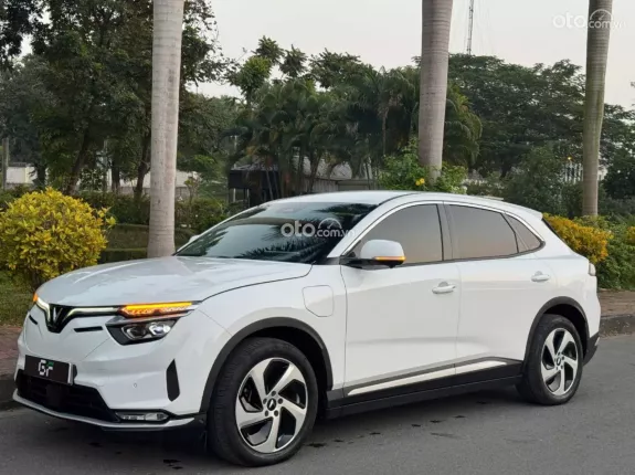 VinFast VF8 Eco 2022 - Xe zin, không lỗi, máy số zin