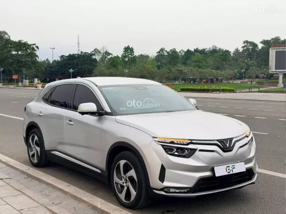 VinFast VF8 Eco 2023 - Xe zin, không lỗi, máy số zin