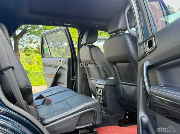 Ford Everest 2.0L ST5 10AT 4x4 Titanium 2021 - Máy dầu tiết kiệm, Gầm cao, Hỗ trợ góp ngân hàng nhanh chóng