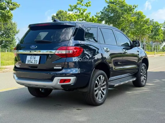 Ford Everest 2.0L ST5 10AT 4x4 Titanium 2021 - Máy dầu tiết kiệm, Gầm cao, Hỗ trợ góp ngân hàng nhanh chóng