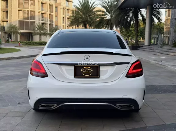 Mercedes-Benz C180 AMG 2020 - Up full C300 lướt 64k km cực nét