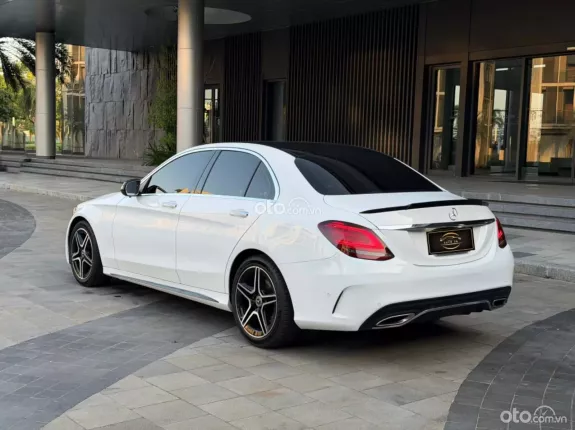 Mercedes-Benz C180 AMG 2020 - Up full C300 lướt 64k km cực nét
