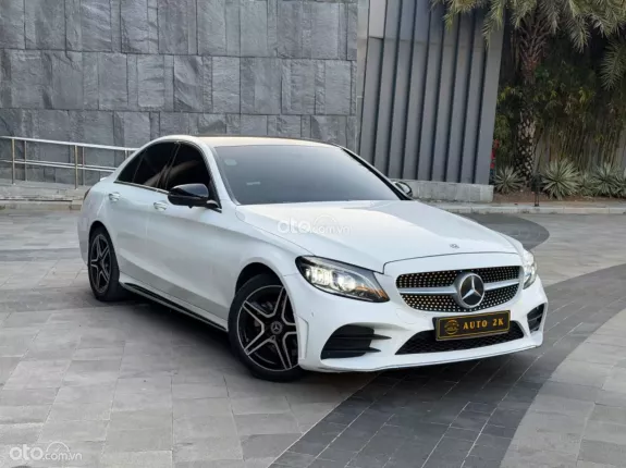 Mercedes-Benz C180 AMG 2020 - Up full C300 lướt 64k km cực nét