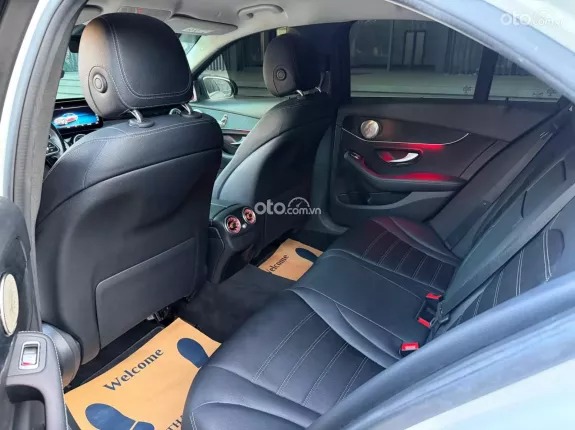 Mercedes-Benz C180 AMG 2020 - Up full C300 lướt 64k km cực nét