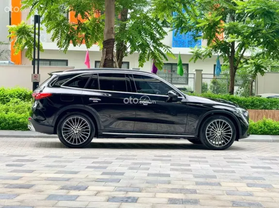 Mercedes-Benz GLC 300 4Matic V1 2023 - GLC300 2024
