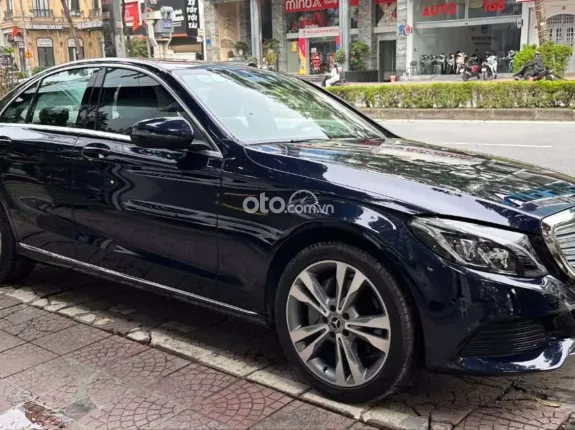 Mercedes-Benz C250 Exclusive 2017 - Động cơ Turbo tăng áp mạnh mè, nội thất bọc da cao cấp