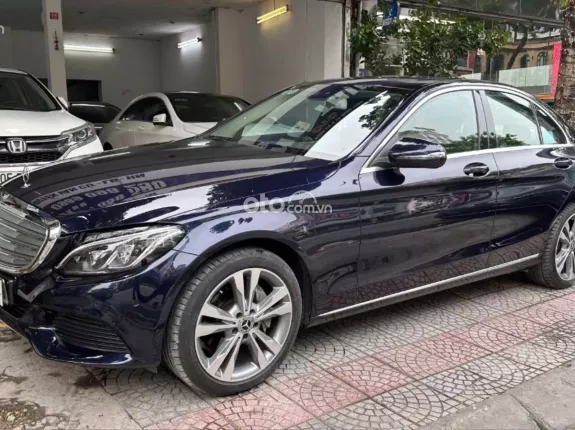 Mercedes-Benz C250 Exclusive 2017 - Động cơ Turbo tăng áp mạnh mè, nội thất bọc da cao cấp