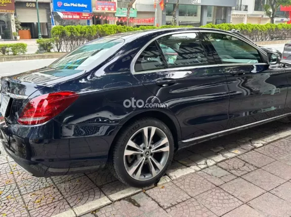 Mercedes-Benz C250 Exclusive 2017 - Động cơ Turbo tăng áp mạnh mè, nội thất bọc da cao cấp