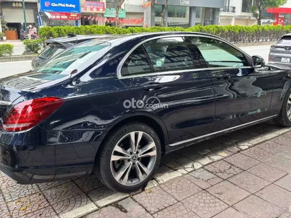 Mercedes-Benz C250 Exclusive 2017 - Động cơ Turbo tăng áp mạnh mè, nội thất bọc da cao cấp