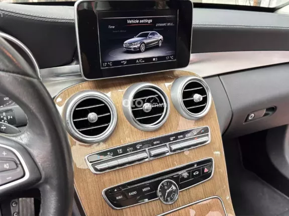 Mercedes-Benz C250 Exclusive 2017 - Động cơ Turbo tăng áp mạnh mè, nội thất bọc da cao cấp