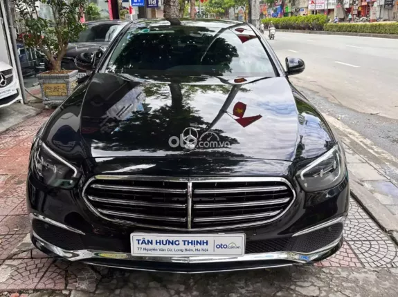 Mercedes-Benz E200 Exclusive 2022 - Hỗ trợ bank 70%, xe cực đẹp
