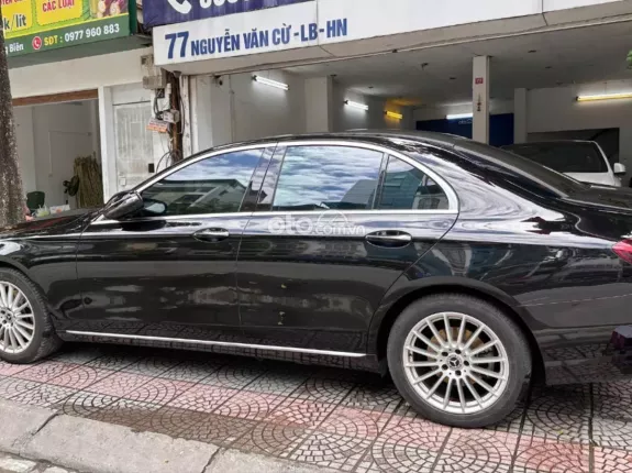Mercedes-Benz E200 Exclusive 2022 - Hỗ trợ bank 70%, xe cực đẹp