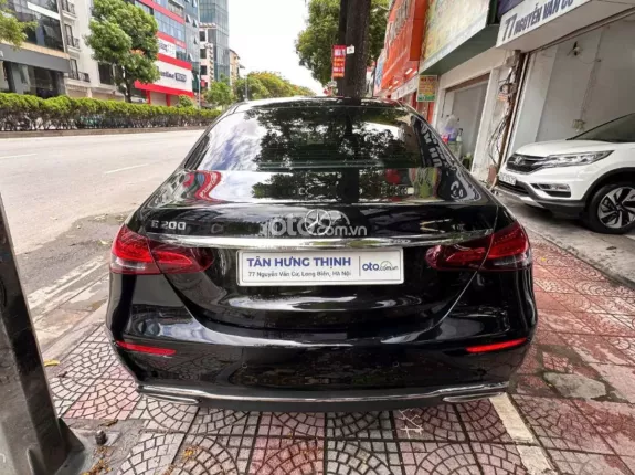 Mercedes-Benz E200 Exclusive 2022 - Hỗ trợ bank 70%, xe cực đẹp